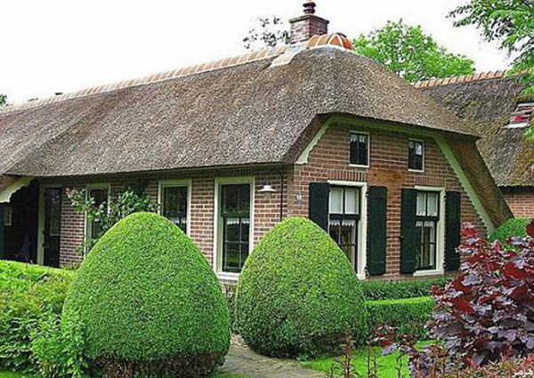 تعرف قرية جيثورن الهولندية الخلابة